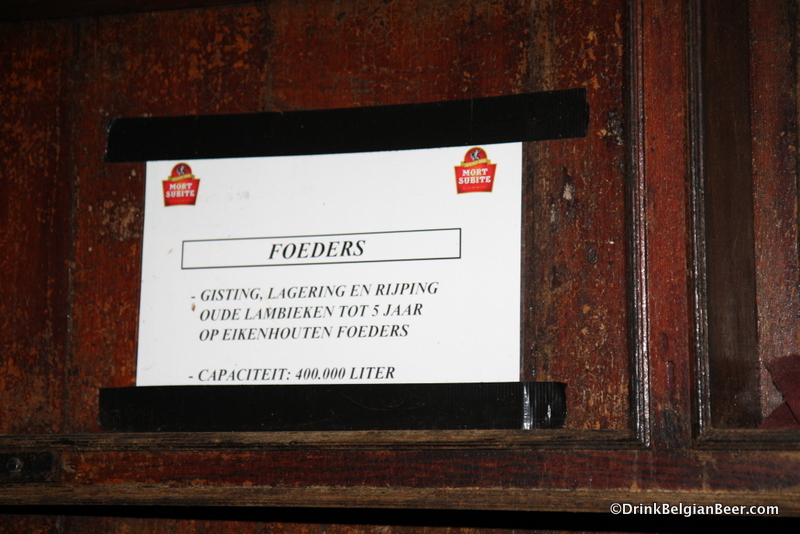 The sign says the foeders are used for aging for lambic up to 5 years. 