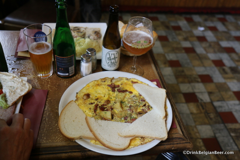 An omelet at La Brocante.