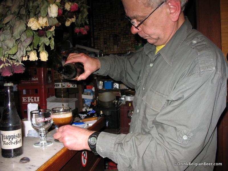 Dirk Van Dyck of Bierhuis Kulminator pouring a 1975 Chimay Blue. In those days, the crown cap designated which Chimay beer was inside. The bottle labels were all red.
