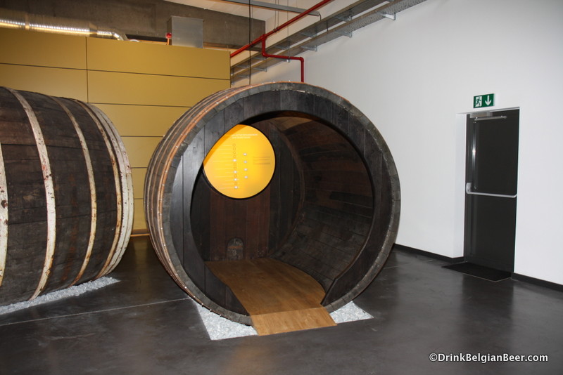An interactive foeder  (a very large barrel) at De Lambiek.