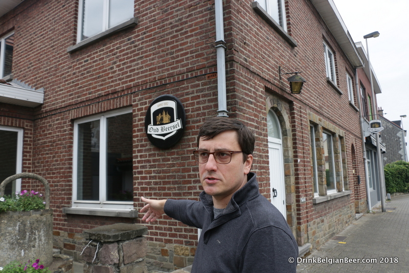 Gert Christiaens talks about the house of former Oud Beersel brewer/owner, Henri Vandervelden. 