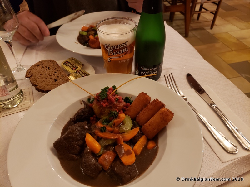 A stew made with deer, with a sauce prepared with Boon Oude Kriek, carrots, croquettes, and a locally grown apple. Paired with a Boon Oude Geuze Vat 109. 